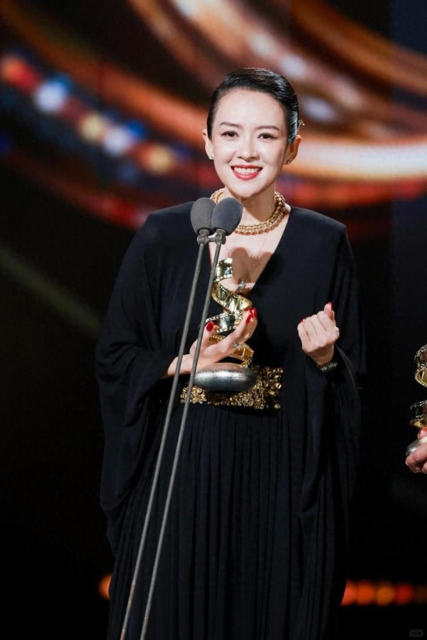 益阳指 汪峰牵手宁静后，章子怡更新动态，其实真不用可怜她