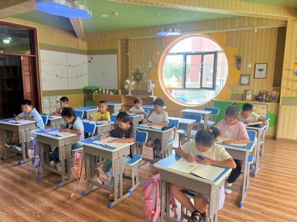 同花财富 内蒙古锡林郭勒盟工会暑期托管班开班 200余名职工子女开启快乐假期